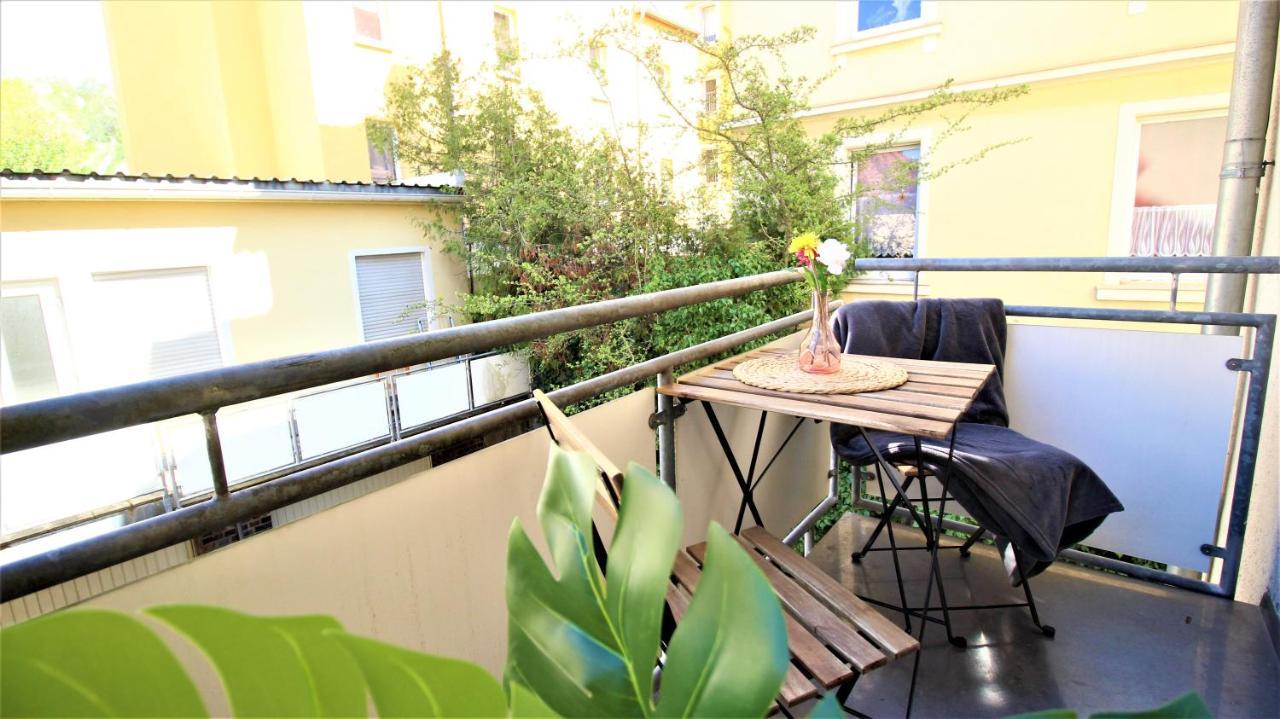 Homie Stay Schiestlstrasse - Moderne Altbauapartments, Nahe Stadtzentrum & Weinberge Βίρτσμπουργκ Εξωτερικό φωτογραφία